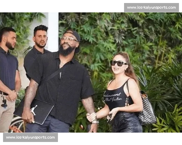 马库斯 - 乔丹携神似前女友的模特女友迈阿密海滩甜蜜度假